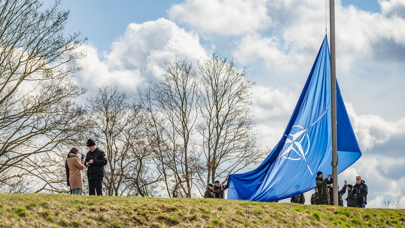 20 metų – kartu su NATO (vėliavos pakėlimas Kaune)