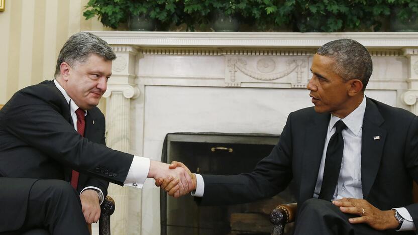 Petro Porošenka (kairėje) ir Barakas Obama (dešinėje)