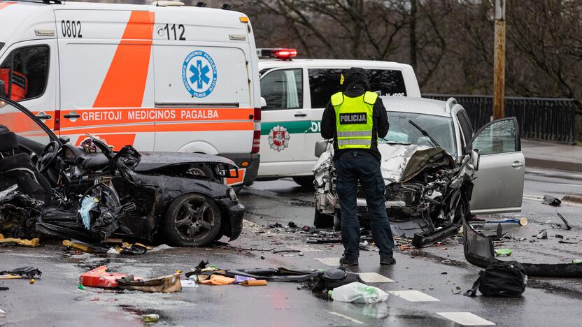 Tragiška avarija Vilniuje ant Valakupių tilto 