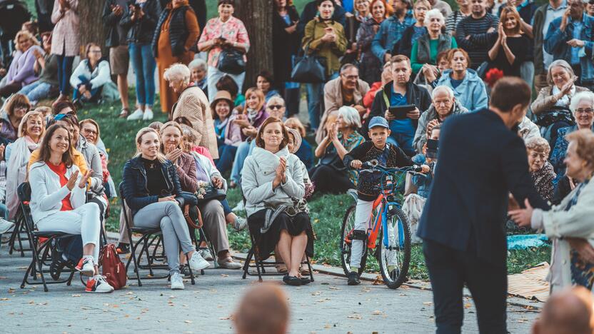 Kauko laiptų terasoje skambėjo auksinės D. Dolskio dainos