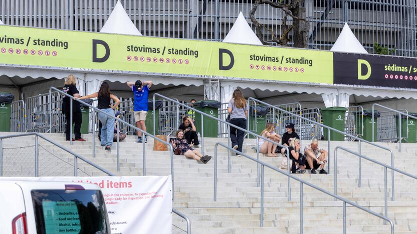 Prie Dariaus ir Girėno stadiono rikiuojasi pirmieji E. Sheerano gerbėjai