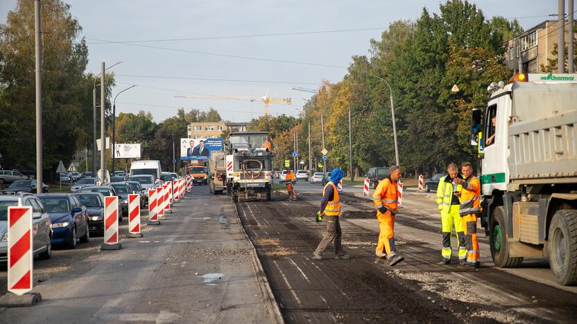 Terminai: Taikos prospekte šiemet bus užbaigta tvarkyti važiuojamąją dalį, o kitais metais bus įrengti šaligatviai.