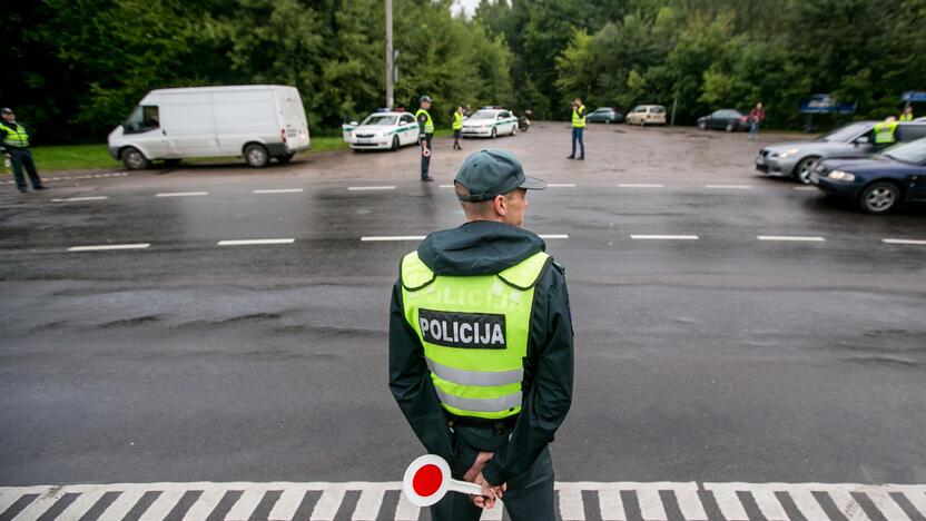 Neaiškumai: jeigu kyla ginčų, kas eismo įvykio kaltininkas, reikėtų kviesti policijos pareigūnus.