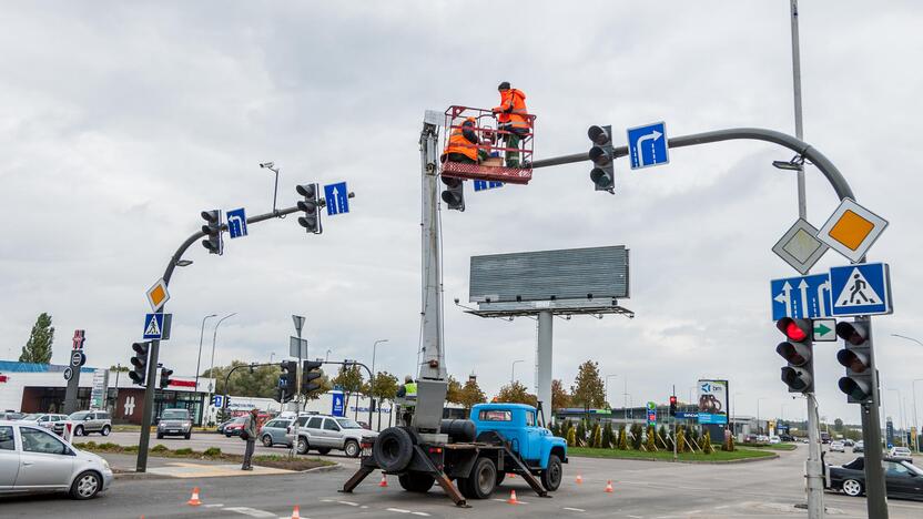 Matomi: nauji LED šviesoforai ryškiai šviečia, todėl vairuotojai juos mato iš tolo.