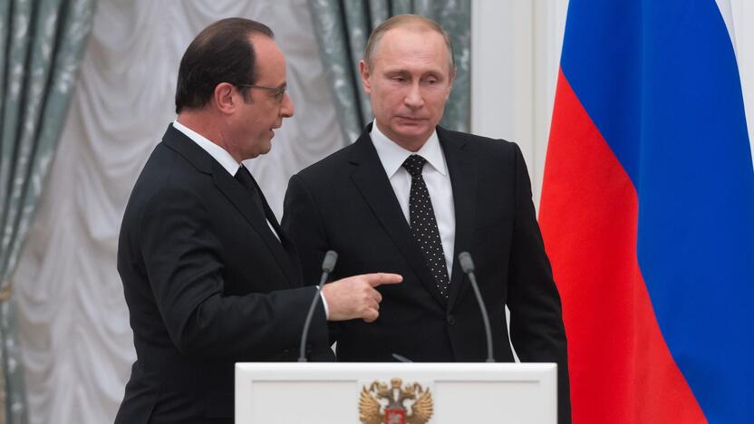 Francois Hollande'as (kairėje) ir Vladimiras Putinas (dešinėje)