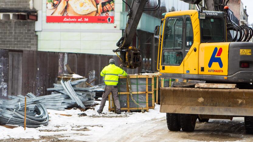 Klojamas naujas Laisvės alėjos grindinys