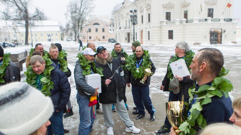 Poledinės žūklės čempionų sutikimas Kaune