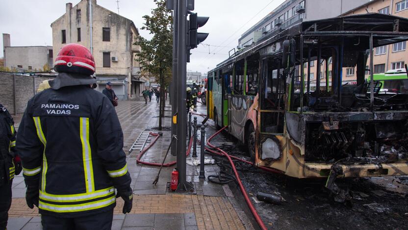 Netoli Kauno autobusų stoties supleškėjo troleibusas