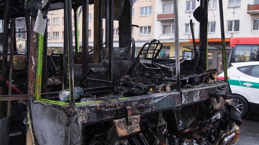 Netoli Kauno autobusų stoties supleškėjo troleibusas