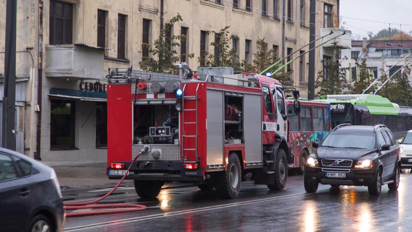 Netoli Kauno autobusų stoties supleškėjo troleibusas