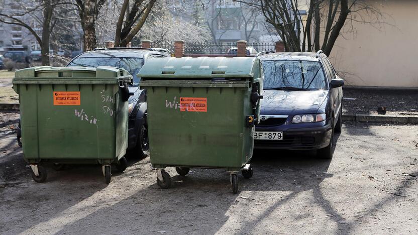 Situacija: dar ne visi klaipėdiečiai noriai rūšiuoja atliekas.