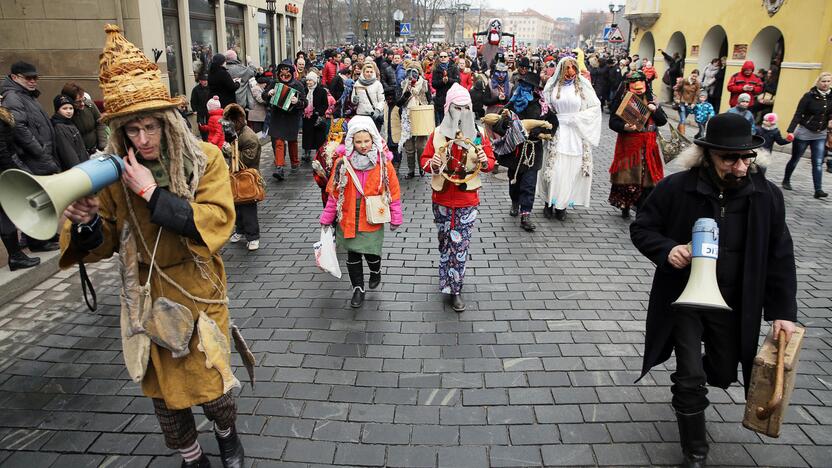  Tradicijos: jau šį sekmadienį žiemą triukšmingai išgins šurmuliuosianti  Užgavėnių šventė.