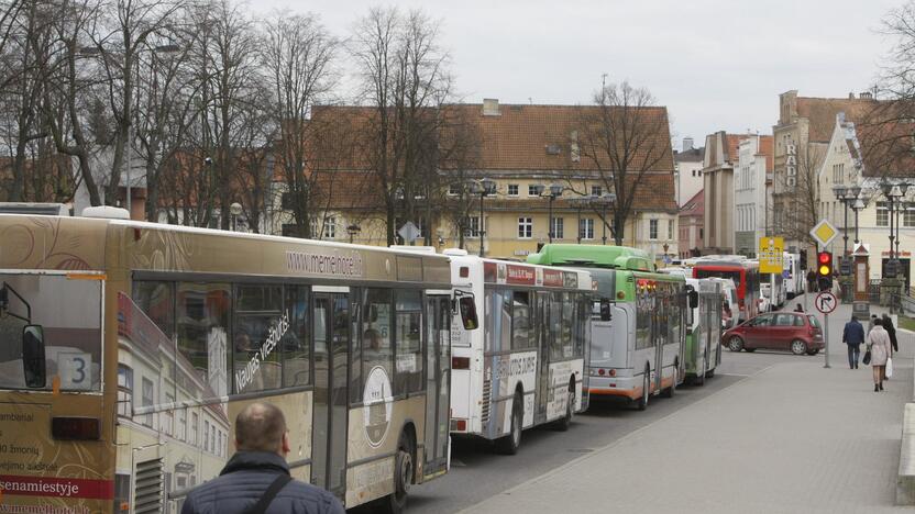 Išliks: kitais metais miesto autobusų bilietų kainos keistis neturėtų.