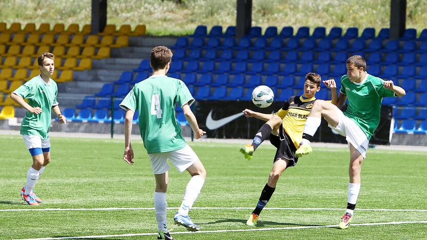 Svečiai: Ventspilio ir Bodzanovo (žali marškinėliai) komandų susitikime buvo pranašesni latviai, laimėję varžybas 2:0.