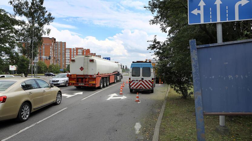 P.Lideikio ir Manto gatvės sankryža.