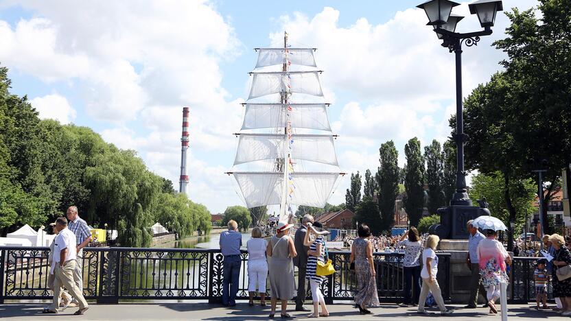  Laikas: visos burės "Meridianą" puoš tol, kol leis orai.