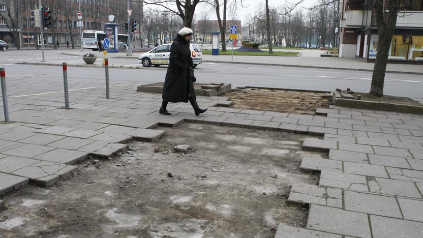 Darbai: į atnaujinamą viešbutį "Viktorija" bus vedamas vandentiekis ir nuotekų tinklai.