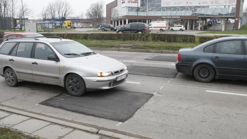 Saugumas: prie pėsčiųjų perėjos, kurioje rugsėjo pradžioje žuvo žmogus, įrengti greičio slopinimo kalneliai.