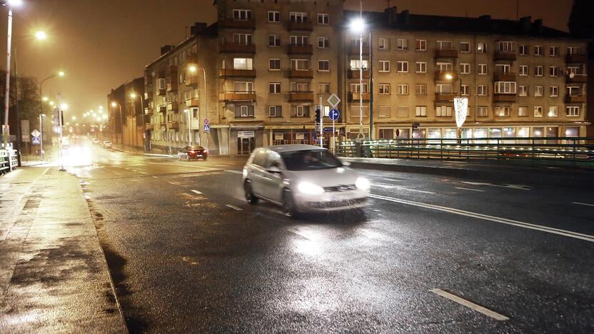 Siūlymas: gatvių apšvietimo žibintus norima perduoti įmonės "Gatvių apšvietimas" nuosavybėn.