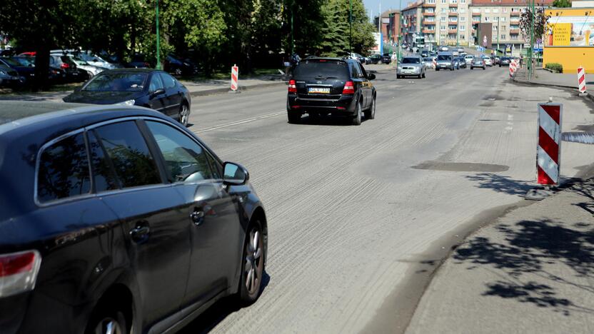 Trikdžiai: Pilies g. šią savaitę vieną parą nebus galima riedėti automobiliams.