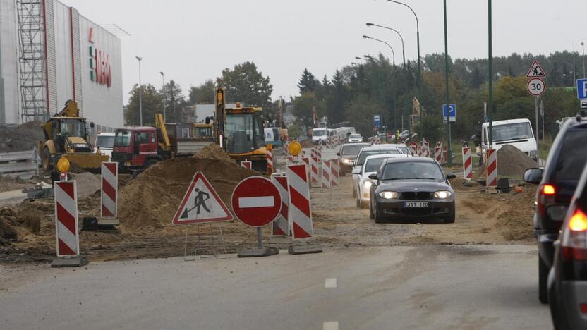 Planai: įrengiant įvažas į neseniai Šilutės plente iškilusio prekybos centro teritoriją žadama sutvarkyti ir dalį Dubysos gatvės dangos, pėsčiųjų, dviračių takus.