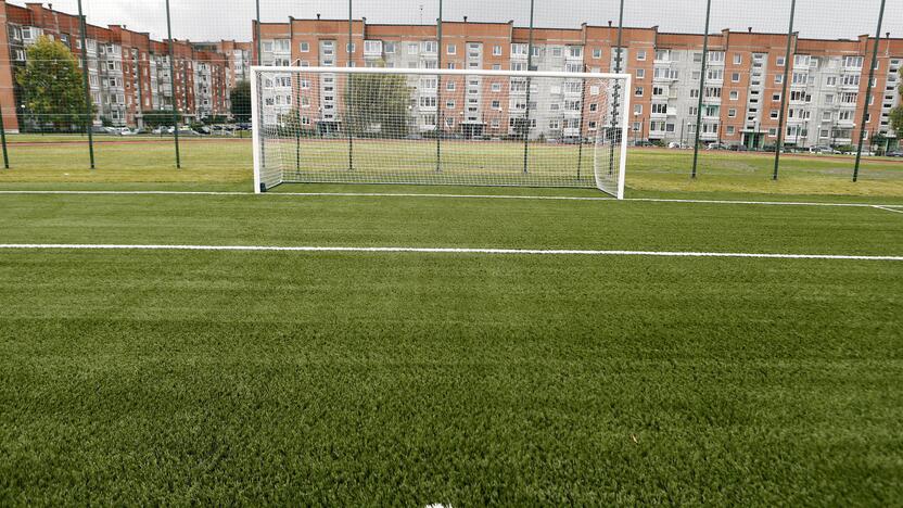 Situacija: dabar tik viena kita švietimo įstaiga gali pasidžiaugti atnaujintu aikštynu.