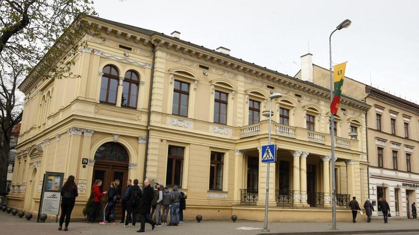 Laukimas: po to, kai vasario pabaigoje netikėtai mirė neseniai konkursą laimėjusi bibliotekos direktorė, jau daugiau nei du mėnesius I.Simonaitytės biblioteka neturi nuolatinio vadovo.