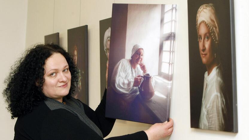 Stilius: Klaipėdoje gyvenančios fotografės O.Kasabovos darytos nuotraukos primena kelių šimtų metų senumo flamandų dailininkų pieštus portretus.