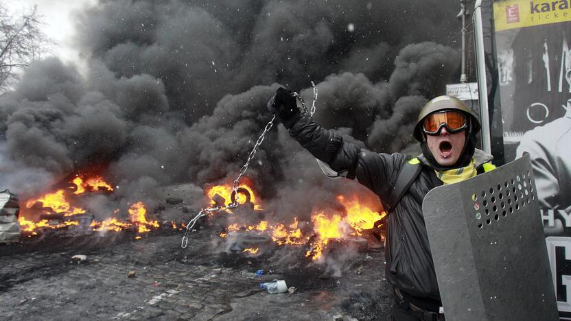 Kijevą drasko mirtini susirėmimai