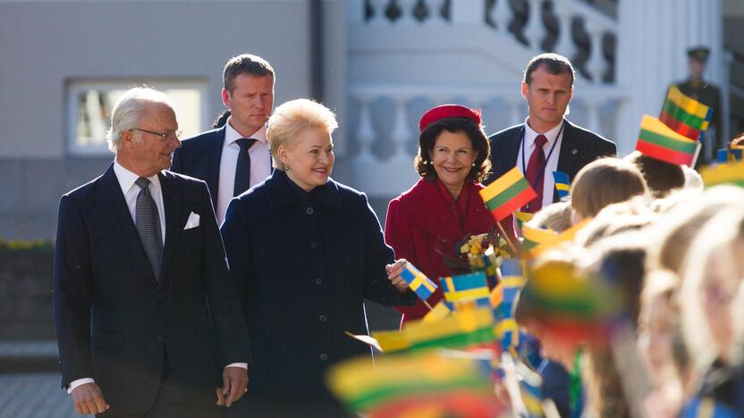 D. Grybauskaitė spalį priėmė į Lietuvą atvykusius Švedijos karalių ir karalienę.