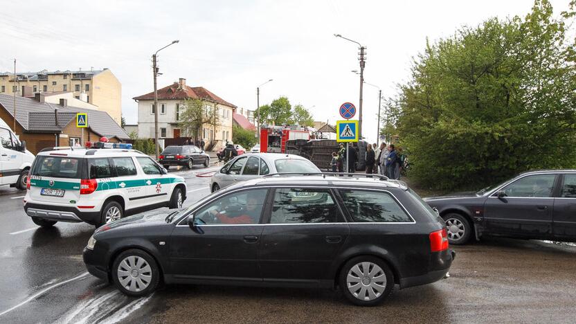 Apvirto maršrutinis autobusas