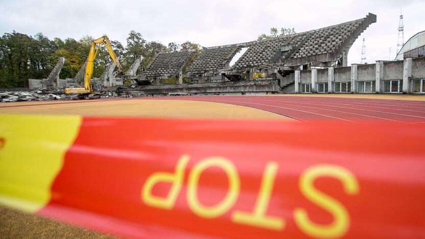 Pradėtos griauti Kauno stadiono tribūnos