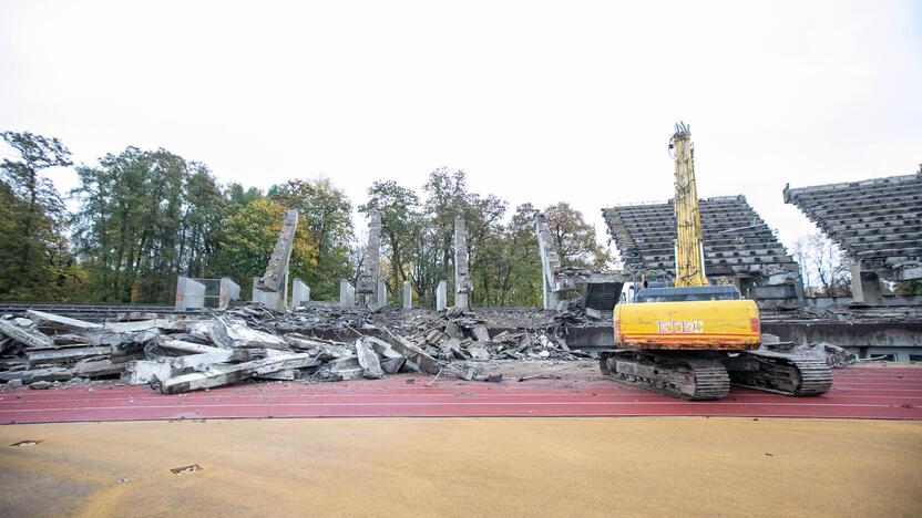 Pradėtos griauti Kauno stadiono tribūnos