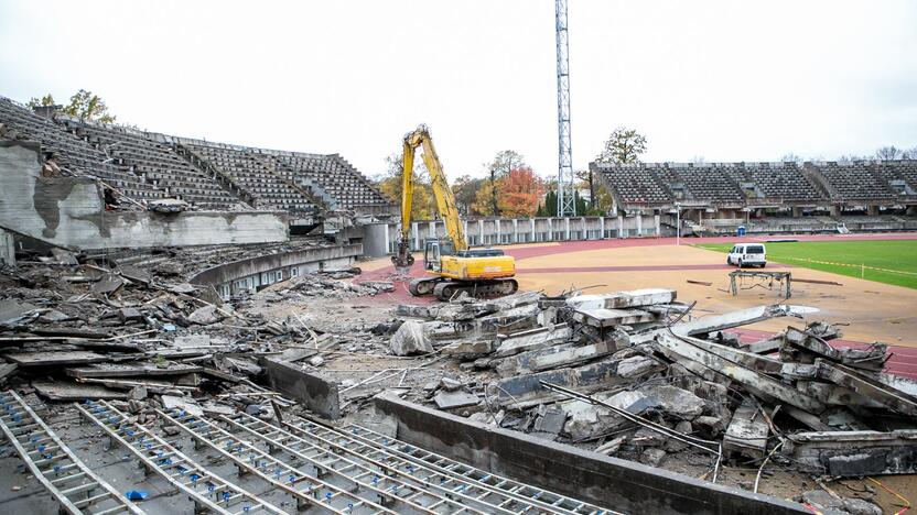 Pradėtos griauti Kauno stadiono tribūnos