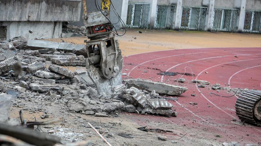 Pradėtos griauti Kauno stadiono tribūnos