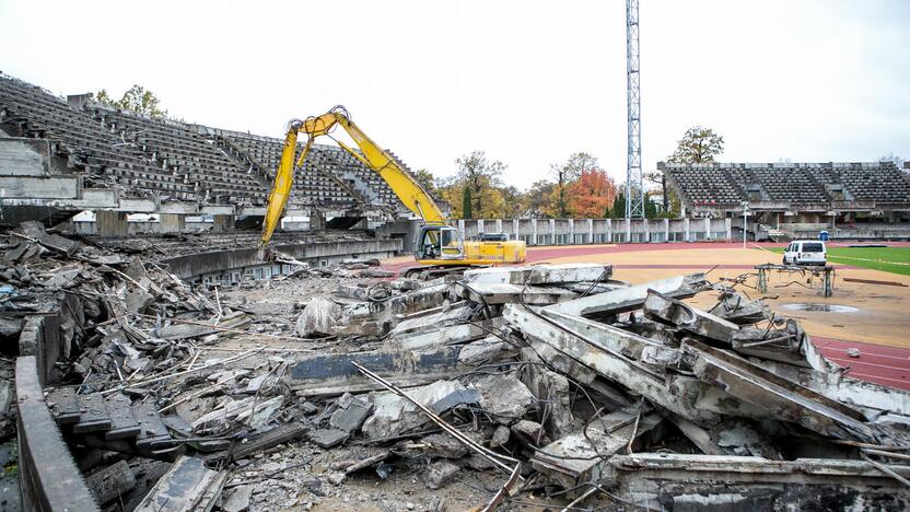 Pradėtos griauti Kauno stadiono tribūnos