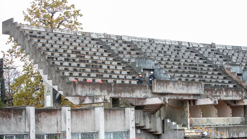 Pradėtos griauti Kauno stadiono tribūnos