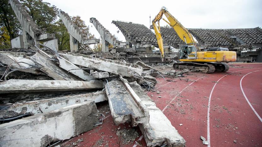 Pradėtos griauti Kauno stadiono tribūnos