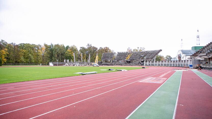 Pradėtos griauti Kauno stadiono tribūnos