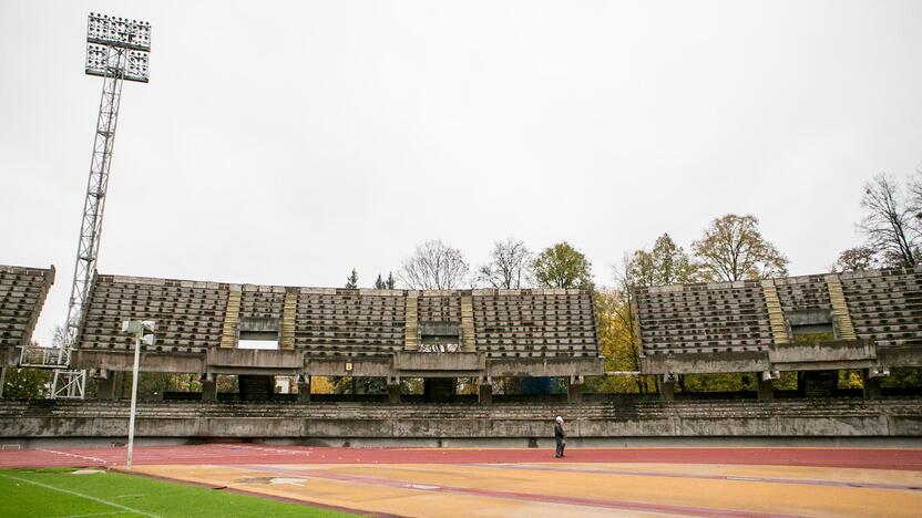 Pradėtos griauti Kauno stadiono tribūnos