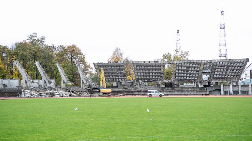 Pradėtos griauti Kauno stadiono tribūnos