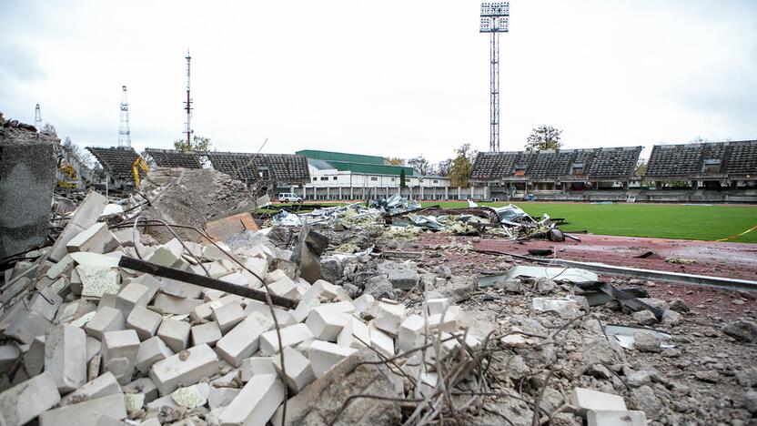 Pradėtos griauti Kauno stadiono tribūnos