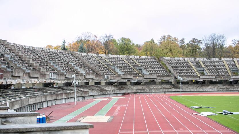 Pradėtos griauti Kauno stadiono tribūnos