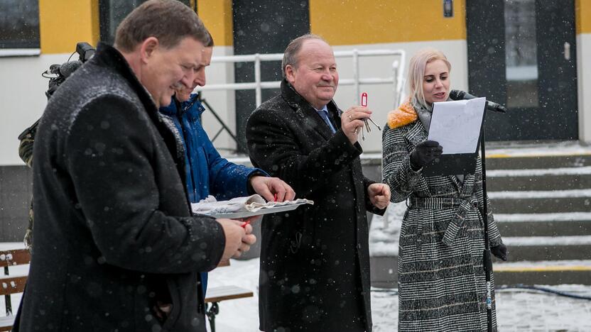 Naujai įrengti socialiniai būstai Bubiuose perduodami gyventojams