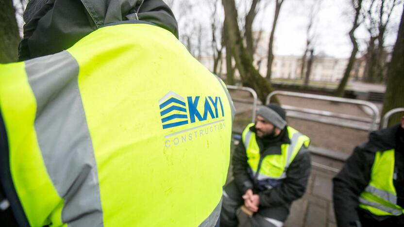 Stadioną statančių turkų protestas