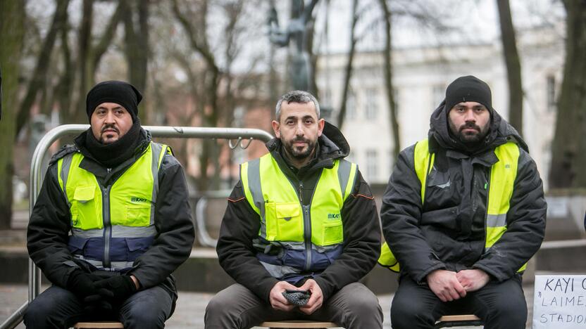 Stadioną statančių turkų protestas