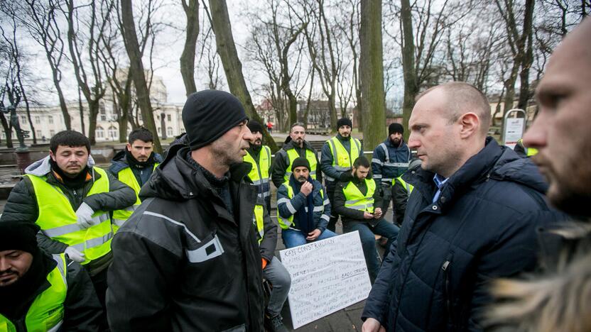 Stadioną statančių turkų protestas