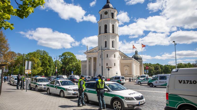 Atsisveikinimas su žuvusiu pareigūnu S. Žymantu