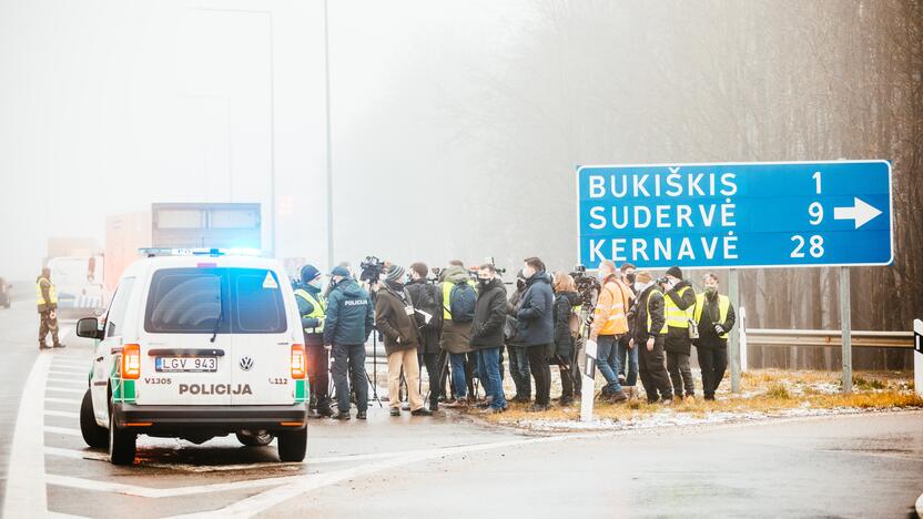 Policija pradėjo masinę judėjimo kontrolę