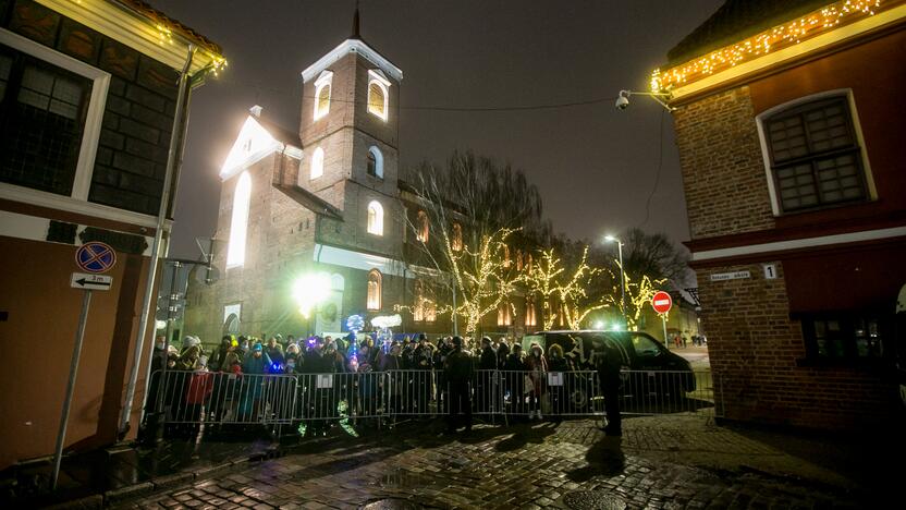 Kalėdų eglės įžiebimas: kauniečiai rinkosi prie tvorų